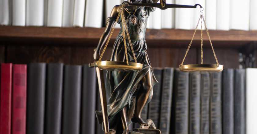 Zaufanie w akcie notarialnym – jak notariusz dba o bezpieczeństwo Twoich interesów